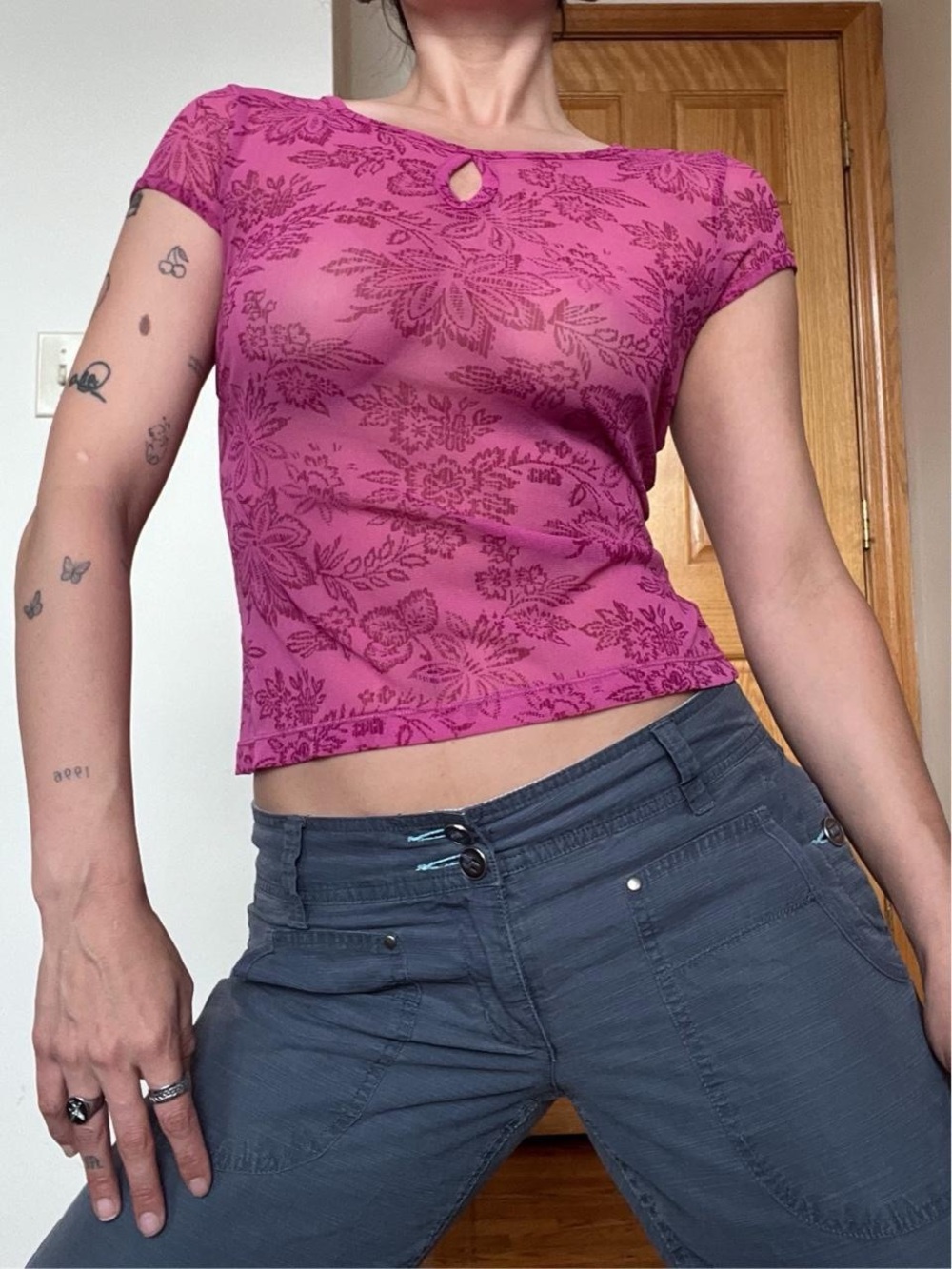 Vintage Y2K Pink Floral Keyhole Cap Sleeve Top